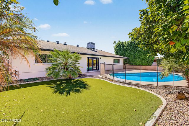 8714 E CLARENDON Avenue, Scottsdale, AZ 85251