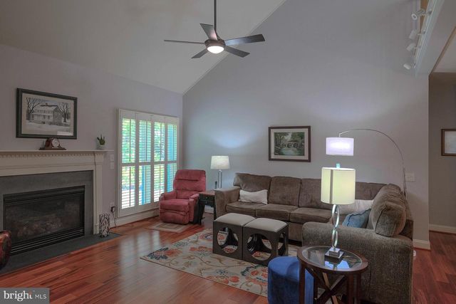 18710 DOVER DR, Hagerstown, MD 21742