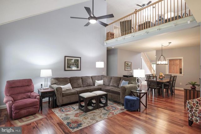 18710 DOVER DR, Hagerstown, MD 21742