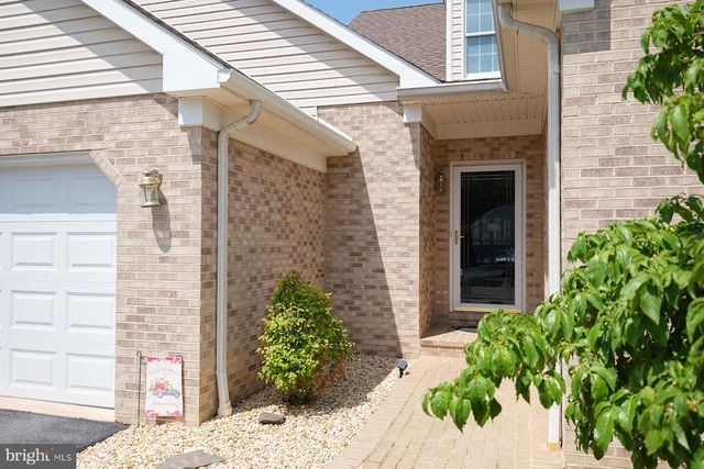 18710 DOVER DR, Hagerstown, MD 21742