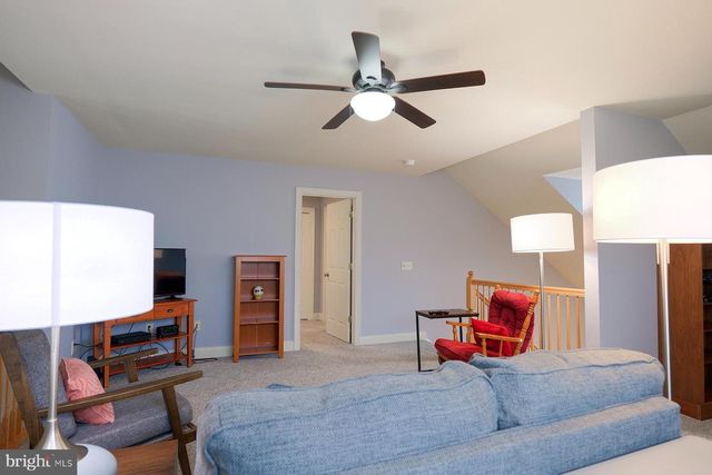 18710 DOVER DR, Hagerstown, MD 21742