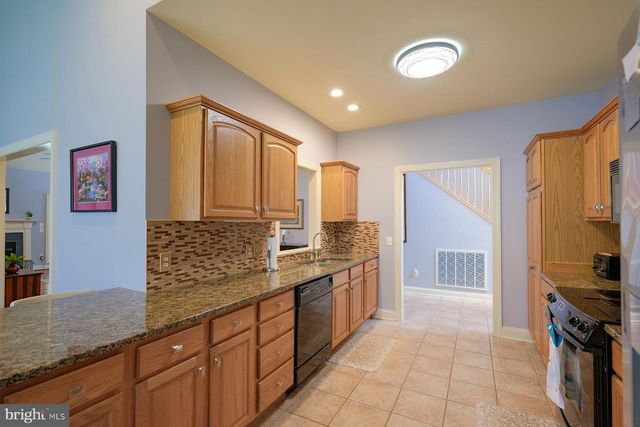 18710 DOVER DR, Hagerstown, MD 21742