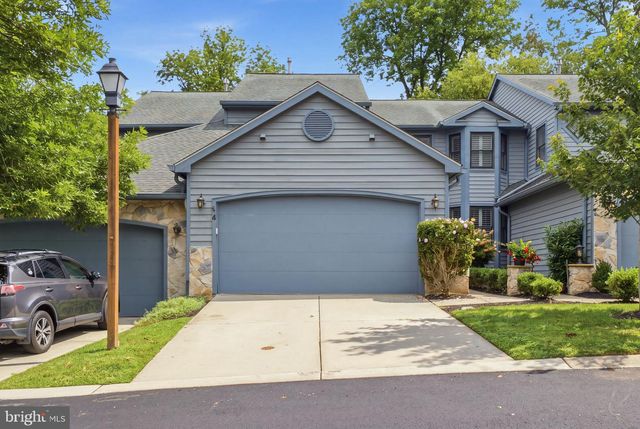 4 HILLSIDE CT, Lambertville, NJ 08530