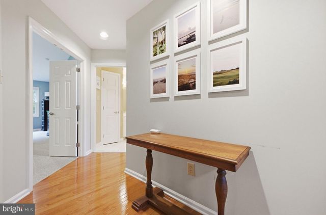 4 HILLSIDE CT, Lambertville, NJ 08530