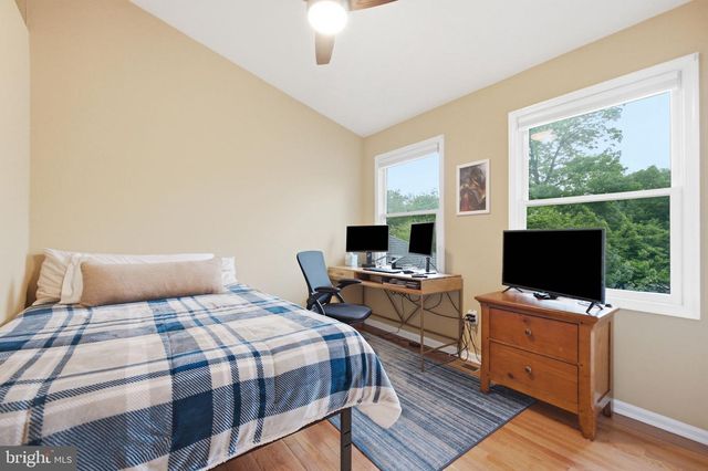 4 HILLSIDE CT, Lambertville, NJ 08530