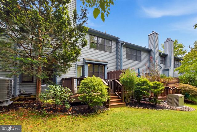 4 HILLSIDE CT, Lambertville, NJ 08530