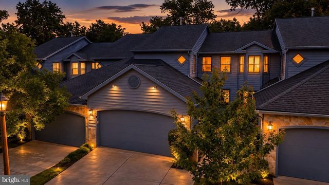 4 HILLSIDE CT, Lambertville, NJ 08530