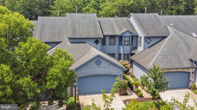 4 HILLSIDE CT, Lambertville, NJ 08530