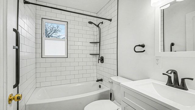 4693 Dexter Pinckney Road, Dexter, MI 48130