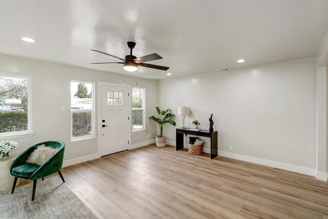 5567 Myrtle Dr, Loomis, CA 95650