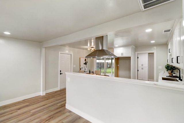 5567 Myrtle Dr, Loomis, CA 95650