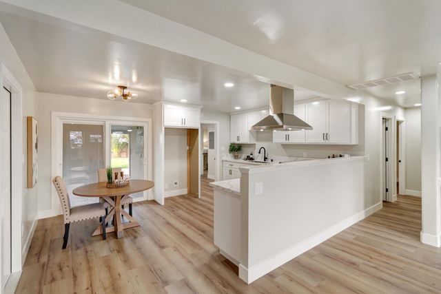 5567 Myrtle Dr, Loomis, CA 95650