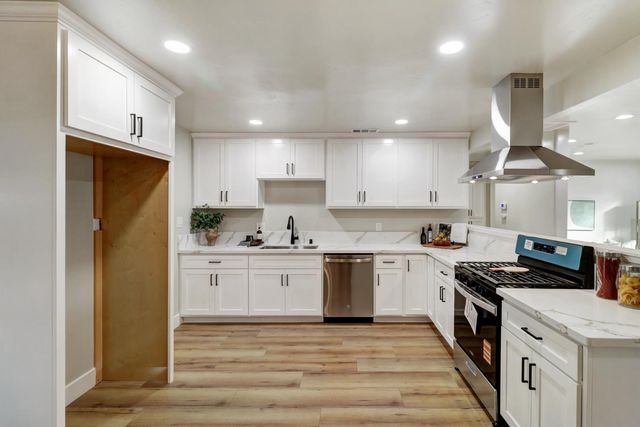 5567 Myrtle Dr, Loomis, CA 95650