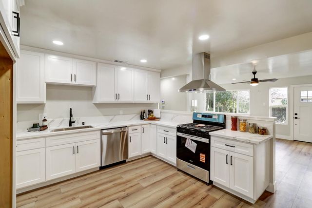 5567 Myrtle Dr, Loomis, CA 95650