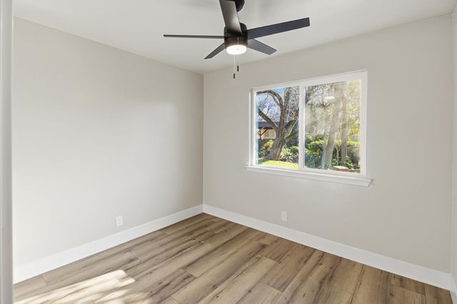 5567 Myrtle Dr, Loomis, CA 95650