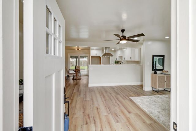 5567 Myrtle Dr, Loomis, CA 95650