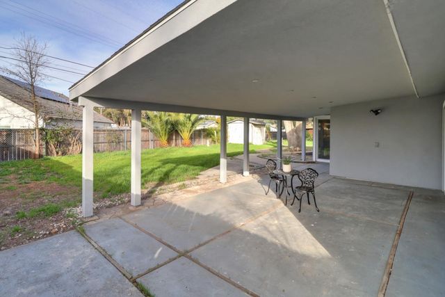 5567 Myrtle Dr, Loomis, CA 95650