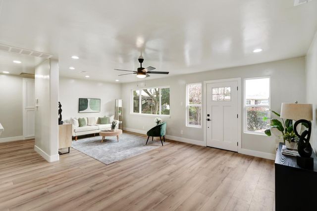 5567 Myrtle Dr, Loomis, CA 95650