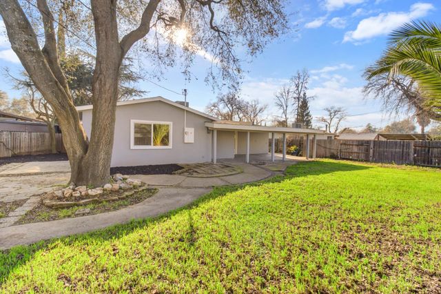 5567 Myrtle Dr, Loomis, CA 95650