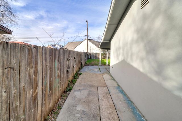 5567 Myrtle Dr, Loomis, CA 95650