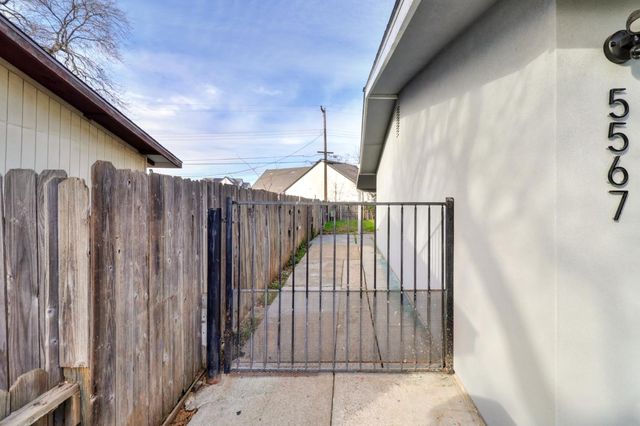 5567 Myrtle Dr, Loomis, CA 95650