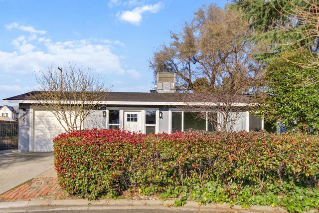 5567 Myrtle Dr, Loomis, CA 95650