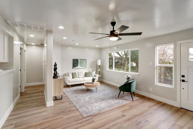 5567 Myrtle Dr, Loomis, CA 95650