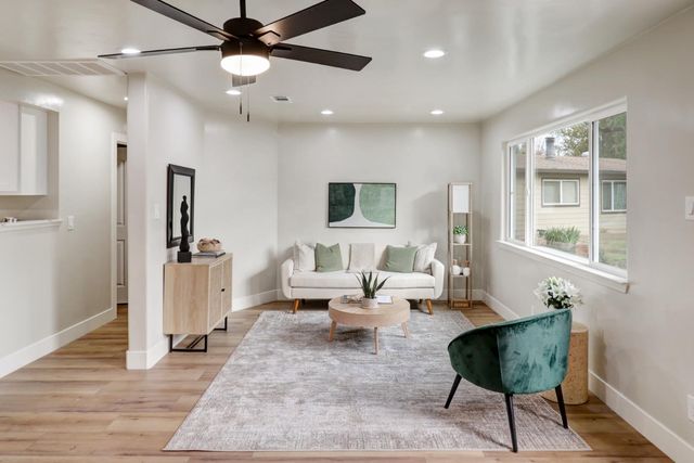 5567 Myrtle Dr, Loomis, CA 95650