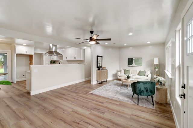 5567 Myrtle Dr, Loomis, CA 95650