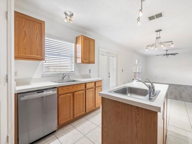 981 SW Mcelroy Avenue, Port St Lucie, FL 34984