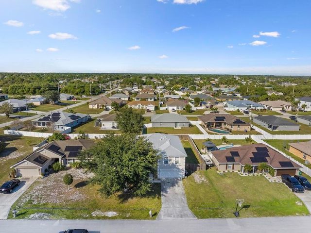 981 SW Mcelroy Avenue, Port St Lucie, FL 34984