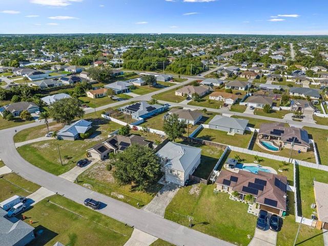 981 SW Mcelroy Avenue, Port St Lucie, FL 34984