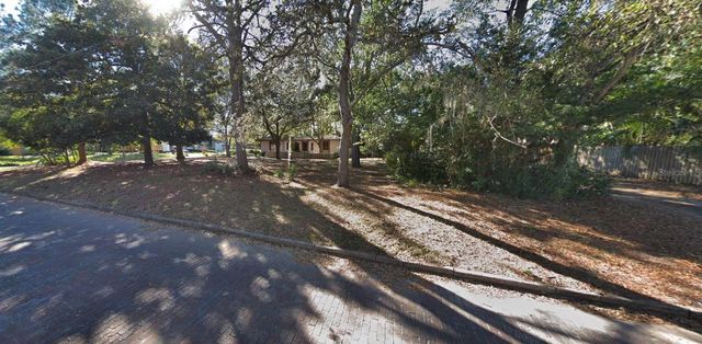 6201 11TH AVENUE S, Gulfport, FL 33707