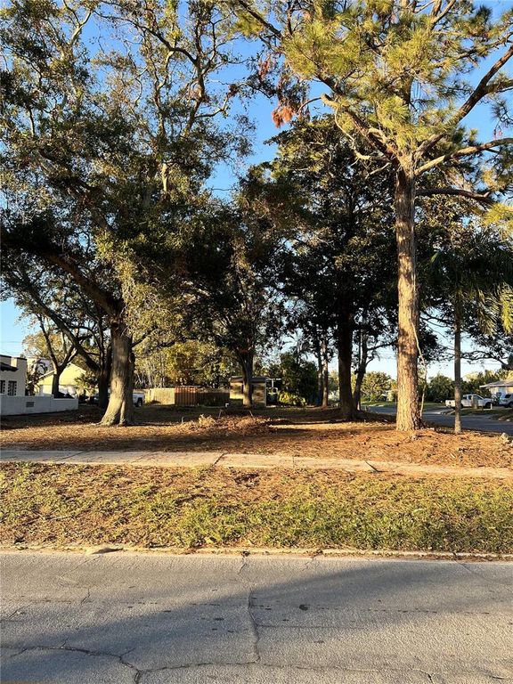6201 11TH AVENUE S, Gulfport, FL 33707