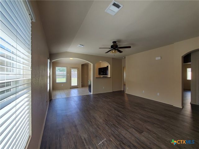 1536 Gateshead Drive, Seguin, TX 78155