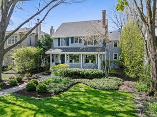 1082 Ash Street, Winnetka, IL 60093
