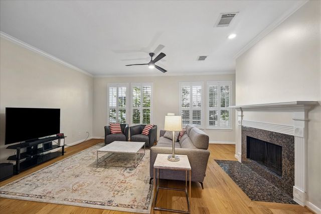 1001 Van Buren Street, Houston, TX 77019