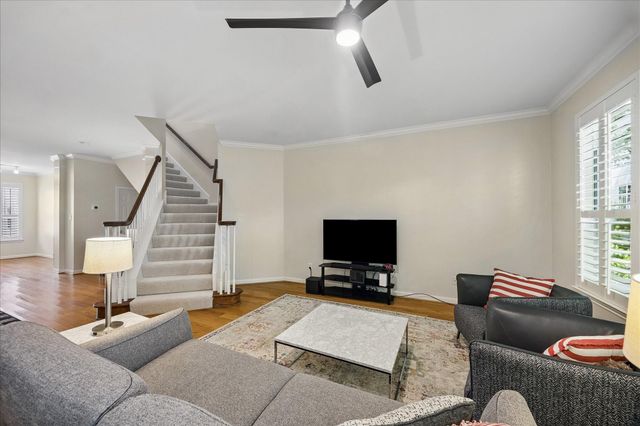 1001 Van Buren Street, Houston, TX 77019