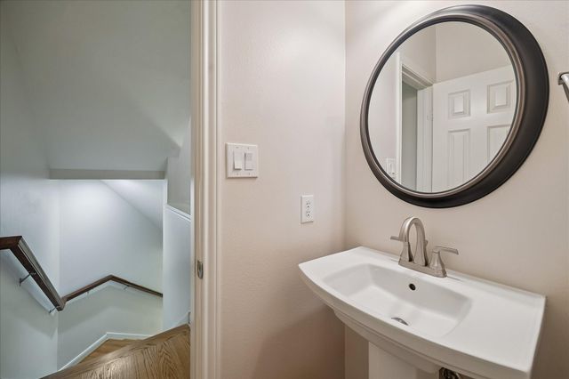 1001 Van Buren Street, Houston, TX 77019