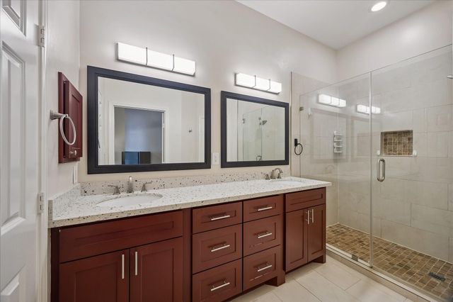 1001 Van Buren Street, Houston, TX 77019