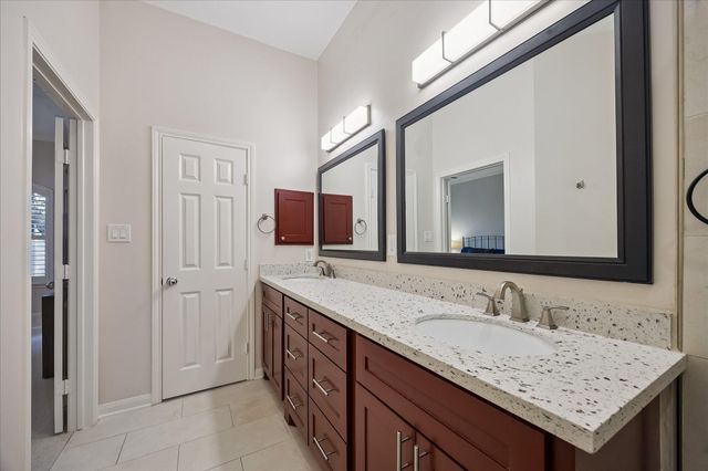 1001 Van Buren Street, Houston, TX 77019