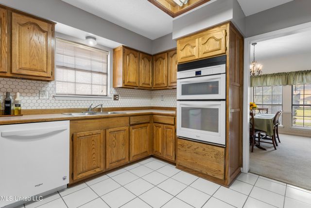 2372 Park Place Drive, Gulfport, MS 39507
