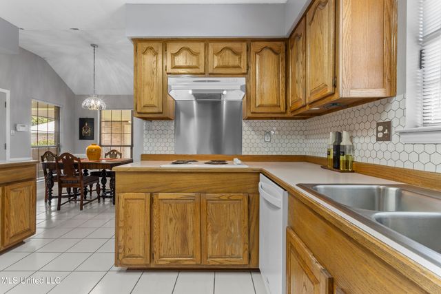2372 Park Place Drive, Gulfport, MS 39507