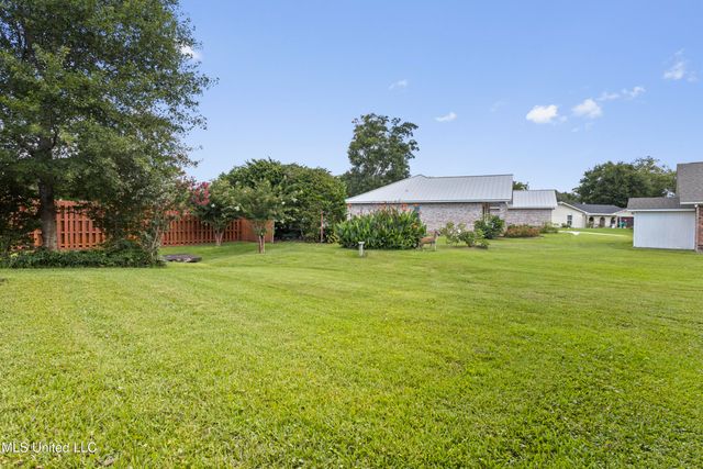 2372 Park Place Drive, Gulfport, MS 39507