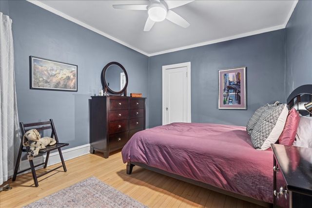 2929 N Pine Grove Avenue 1, Chicago, IL 60657