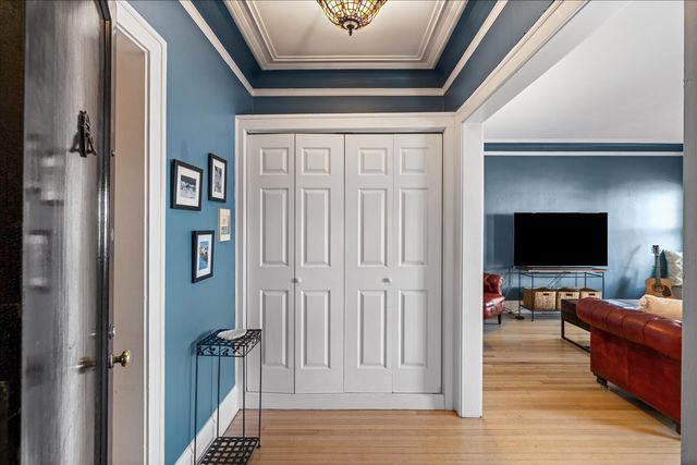 2929 N Pine Grove Avenue 1, Chicago, IL 60657