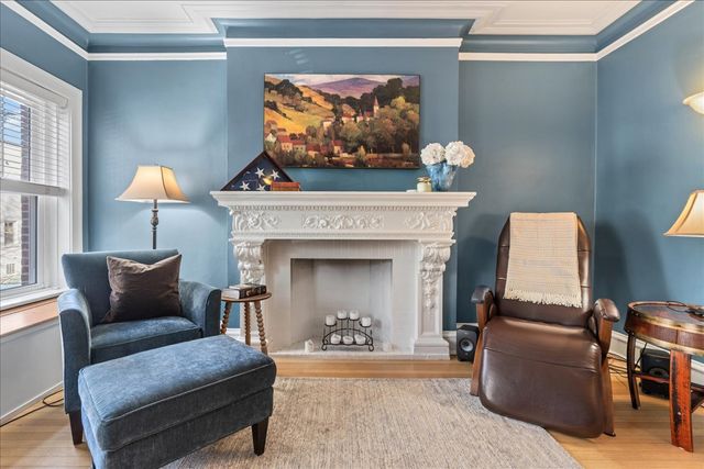 2929 N Pine Grove Avenue 1, Chicago, IL 60657