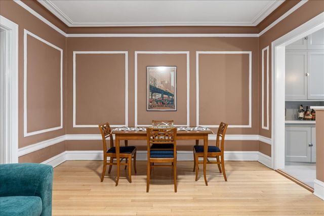 2929 N Pine Grove Avenue 1, Chicago, IL 60657