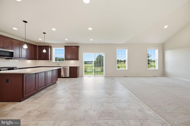 128 ALLIANCE CT, Winchester, VA 22602