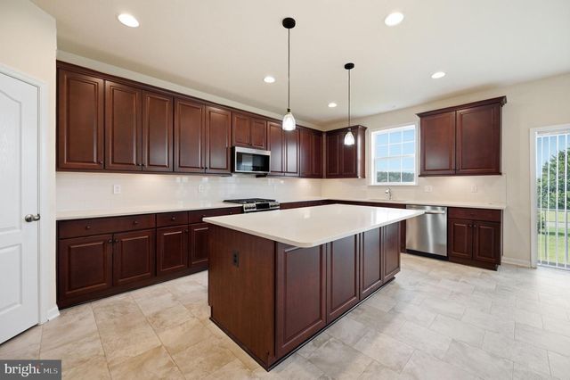 128 ALLIANCE CT, Winchester, VA 22602